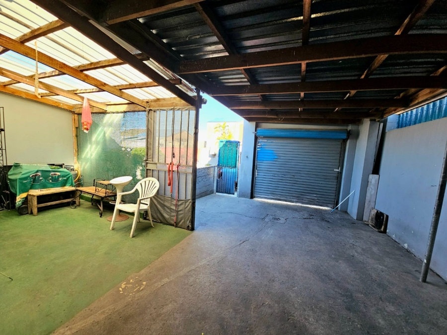 4 Bedroom Property for Sale in Beacon Valley Western Cape